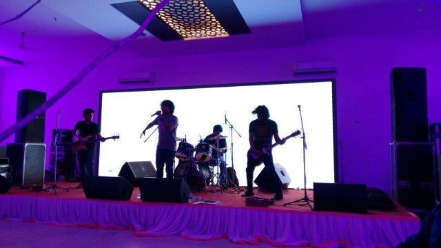 famous live band ras al khaimah uae