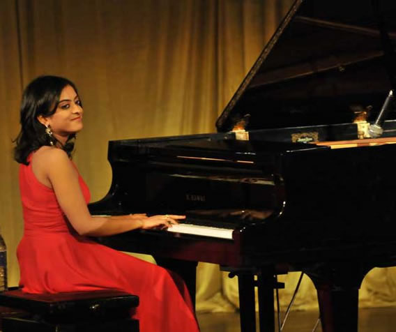 female piano players ras al khaimah uae