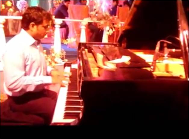 male piano players ras al khaimah uae